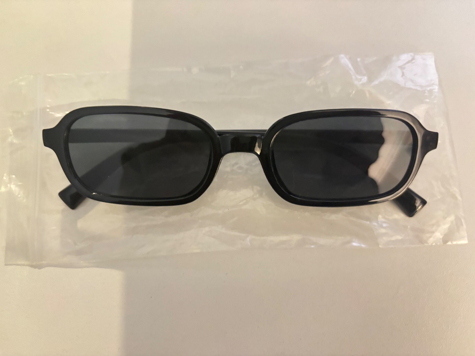 1990s vintage style sunglasses  